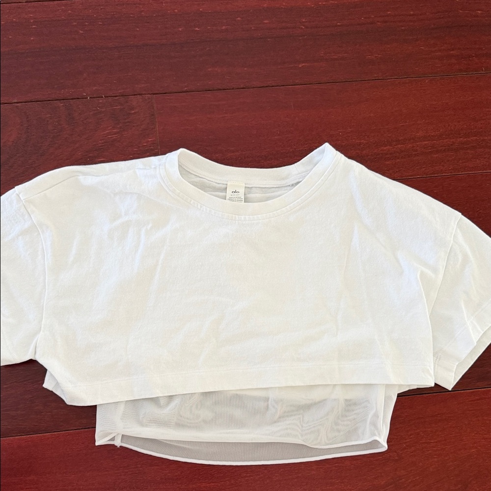 ALO Yoga White Cropped Short Sleeve Tee